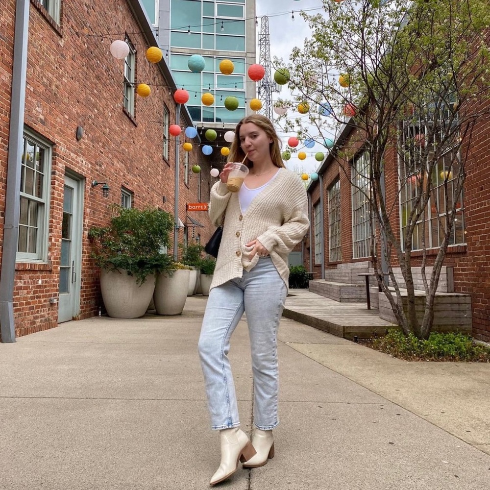 Abercrombie Curve Love Ankle Straight Ultra High Rise Jeans 26 Regular